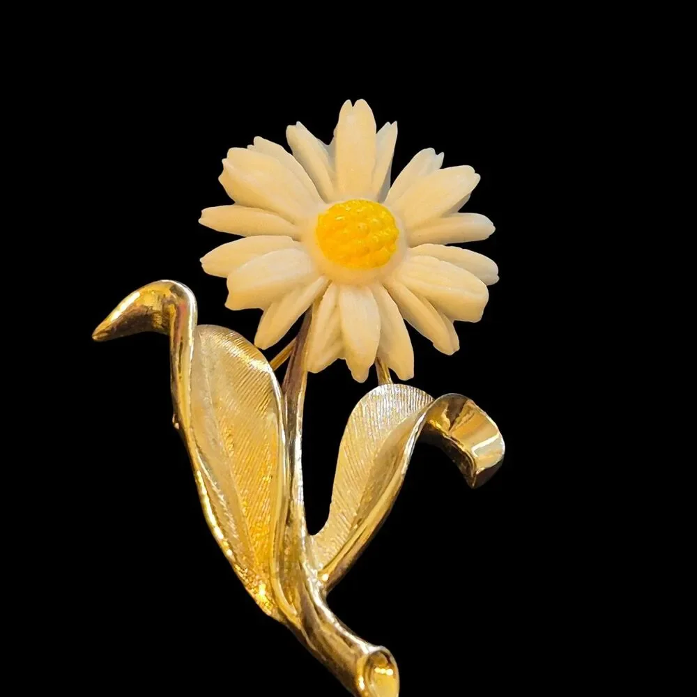 Vintage Sarah Coventry 1969 Daisy Flower Silver toned pin brooch Flower Power